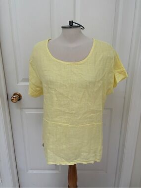 Beyond Capri Classic Scoop Neck Yellow Linen-Blend Women's Top